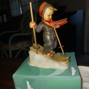 Hummel Goebel TK3 Skier On Snow Slope 59